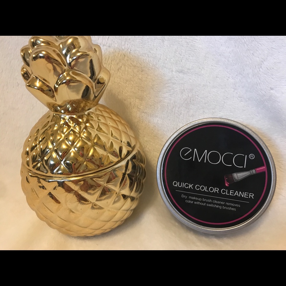 Quick Color Cleaner for Makeup Brushes